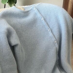 COPY - Sezane Gaspard Cardigan M size
Light Sky Blue Color
